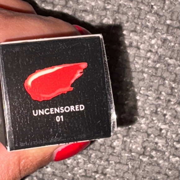 FENTY BEAUTY Stunna Lip Paint – “Uncensored” (01)
Brand new - Picture 6 of 11